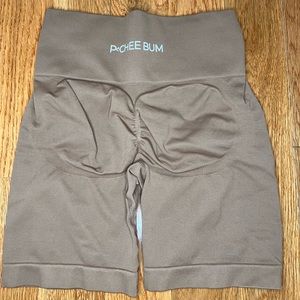 Pcheebum brown scrunch butt workout shorts
